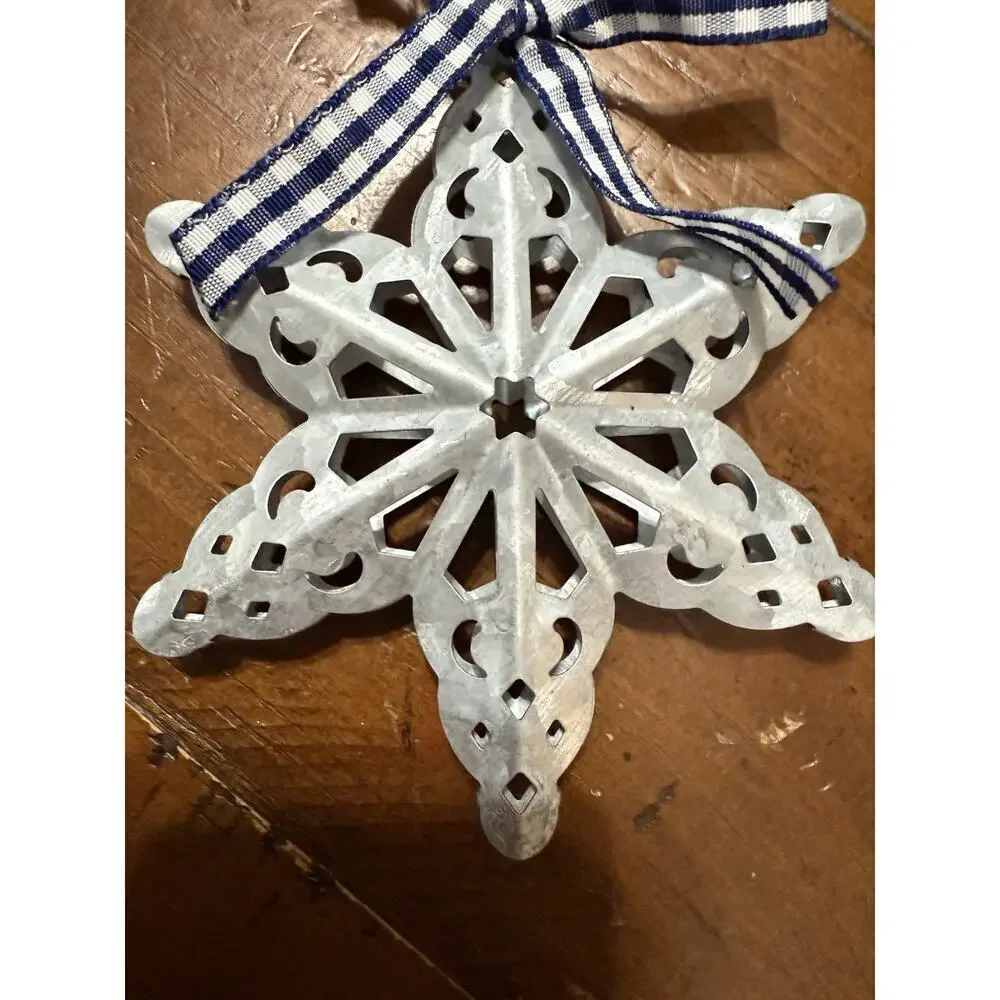 NWT Christmas Shoppe silver grey metal star with bow Christmas tree ornament